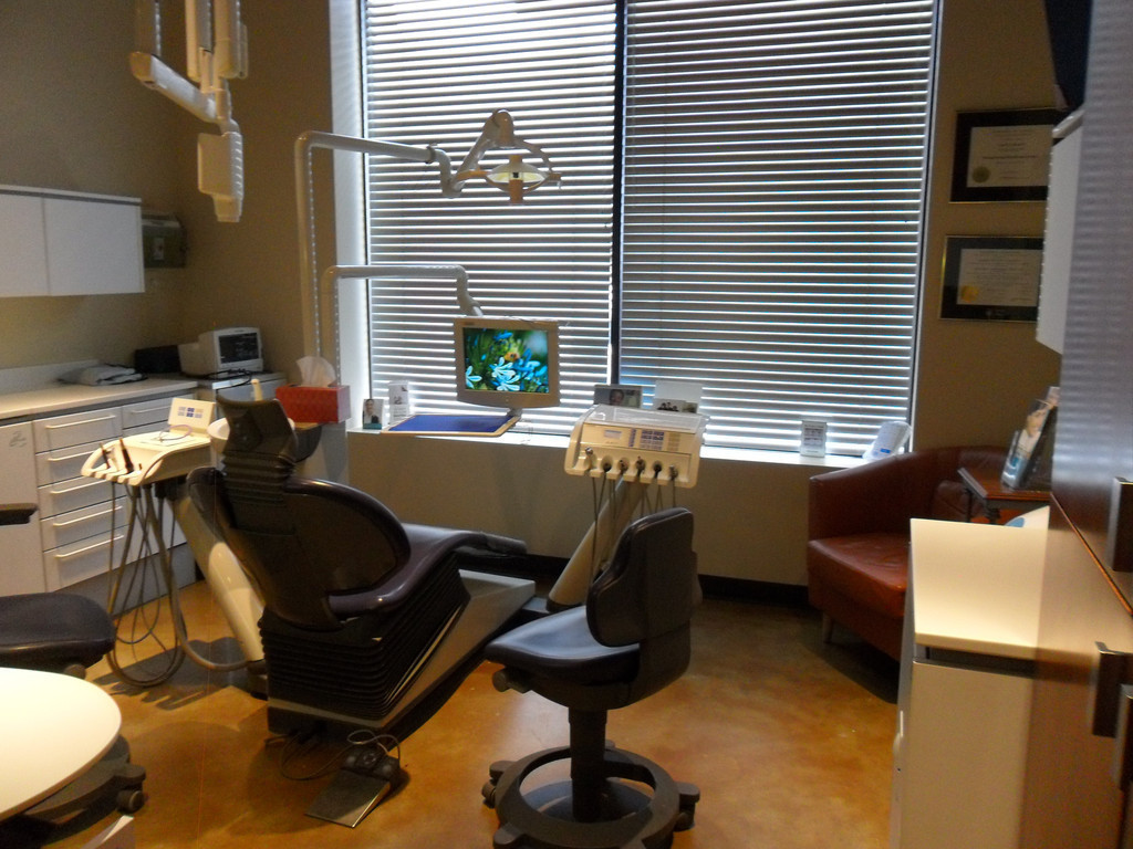 dentist-edmonton-dental-exam-dental-examination_large